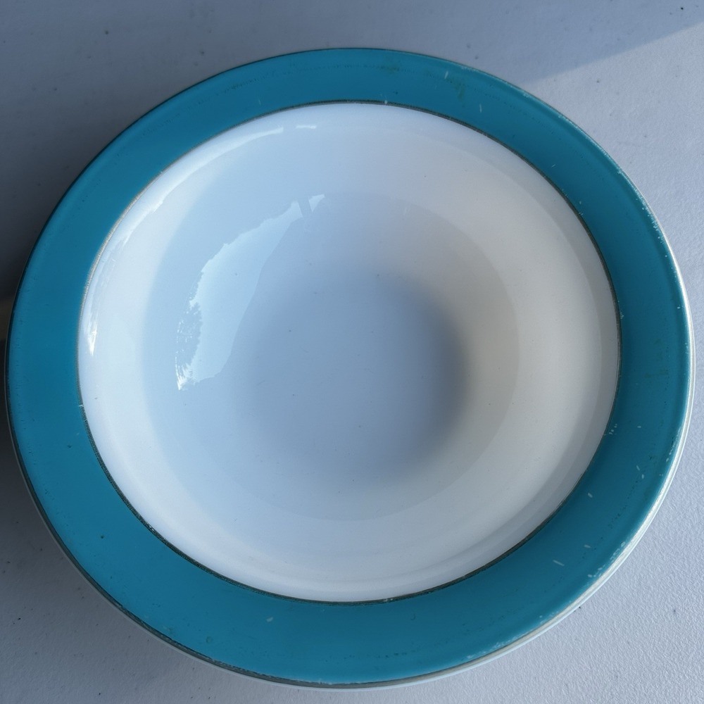 Vintage Pyrex Milk Glass & Turquoise Blue Band Rim Salad Serving Bowl 9" Cottage - Picture 5 of 7